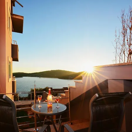 Mirta Apartment Tisno