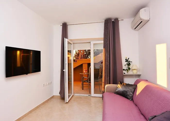 Mirta Apartment